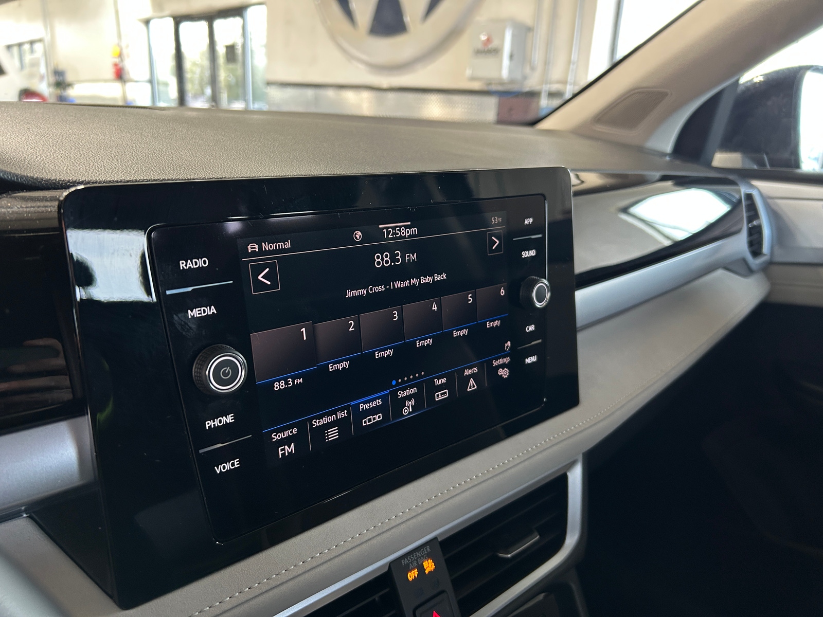 Thumbnail: 2025 Volkswagen Taos - 3