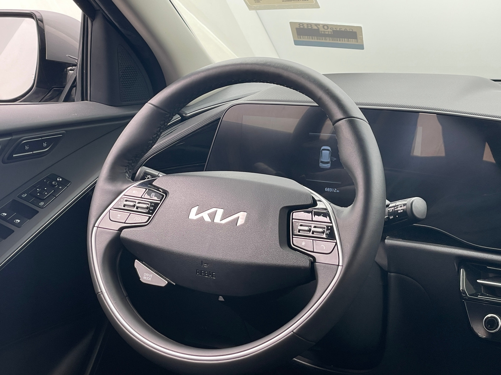Thumbnail: 2023 Kia Niro - 5