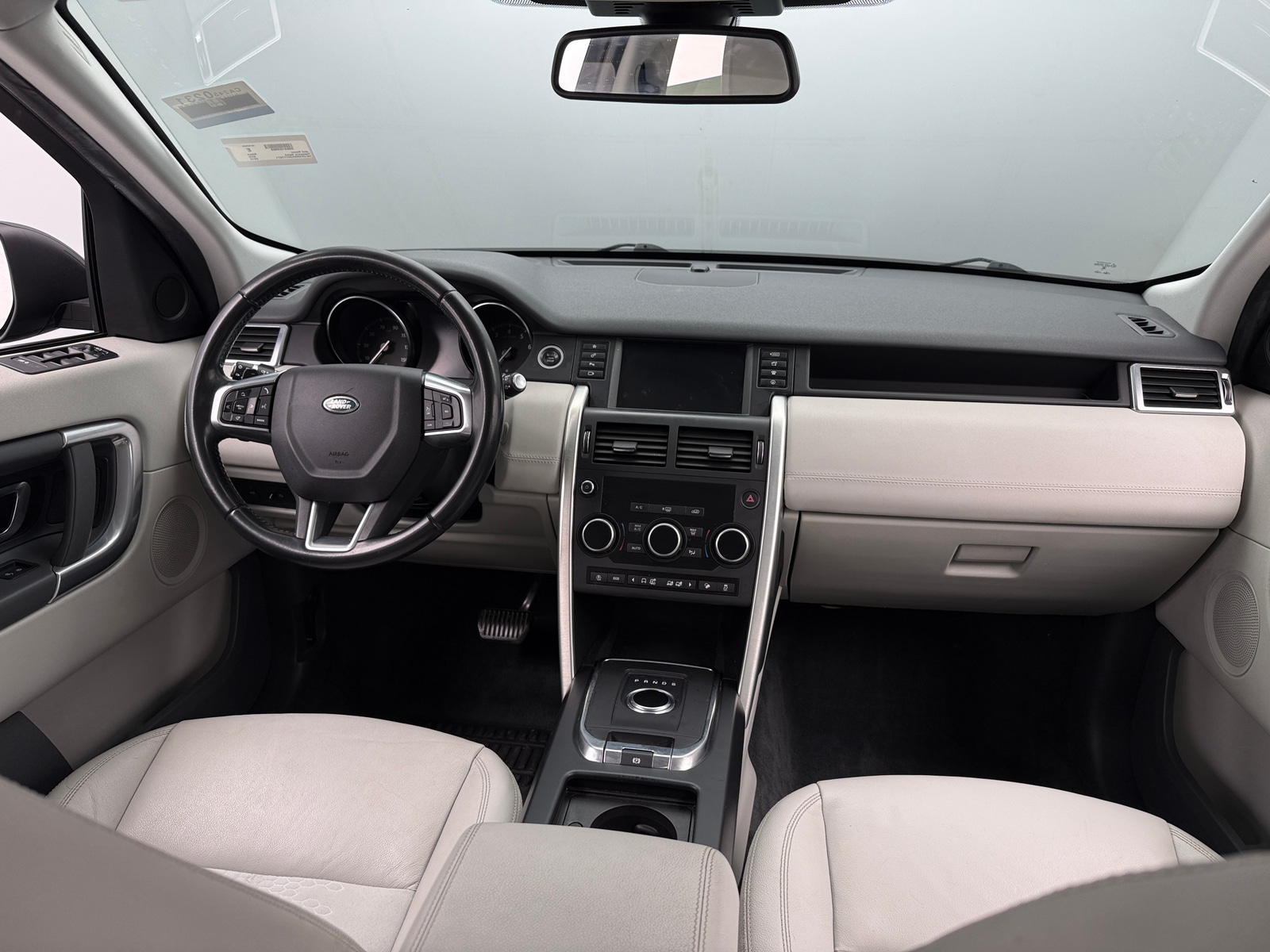 Thumbnail: 2018 Land Rover Discovery Sport - 2