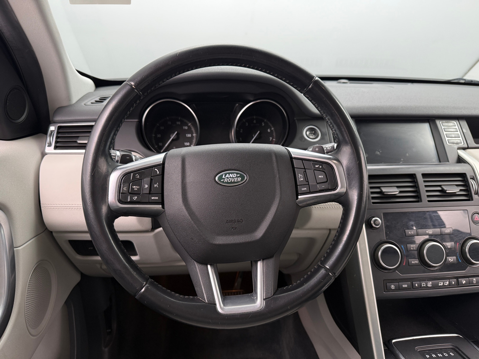 Thumbnail: 2018 Land Rover Discovery Sport - 4