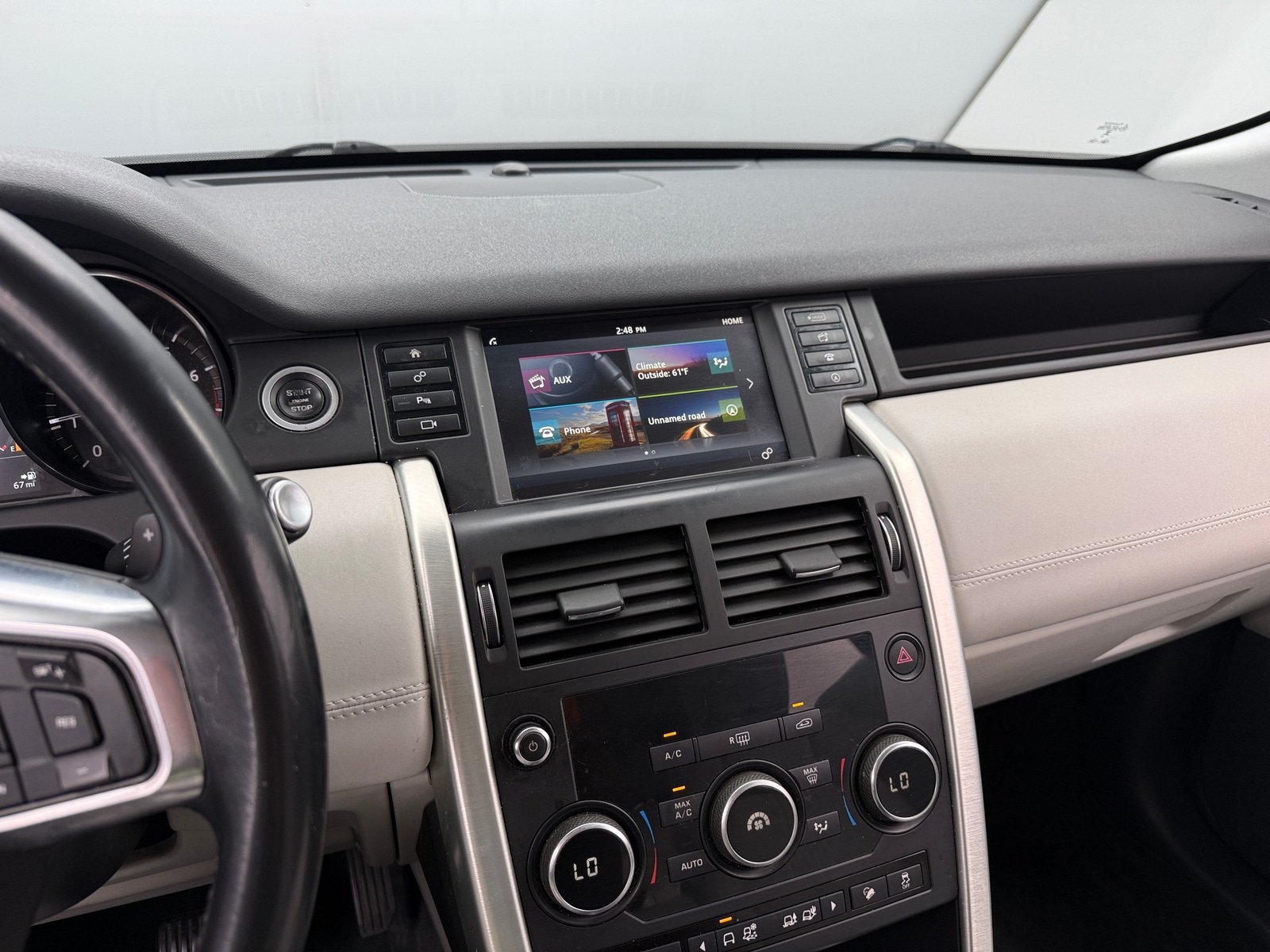 Thumbnail: 2018 Land Rover Discovery Sport - 3