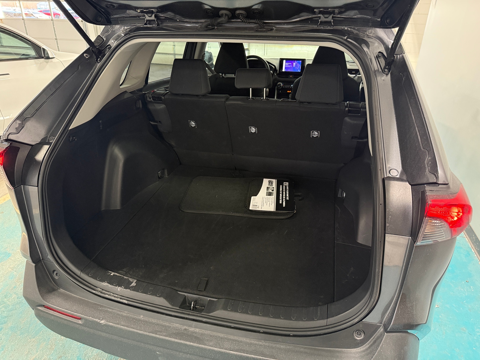 Thumbnail: 2025 Toyota RAV4 - 7