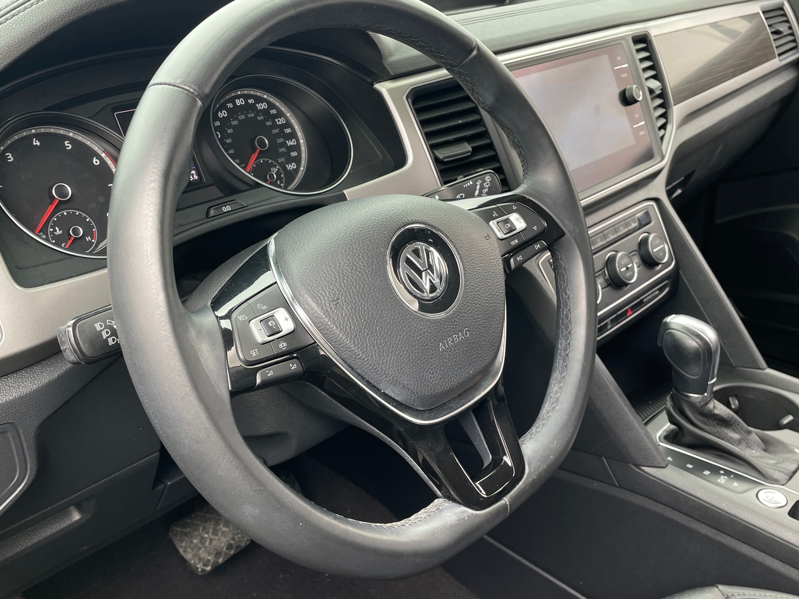 Thumbnail: 2019 Volkswagen Atlas - 4