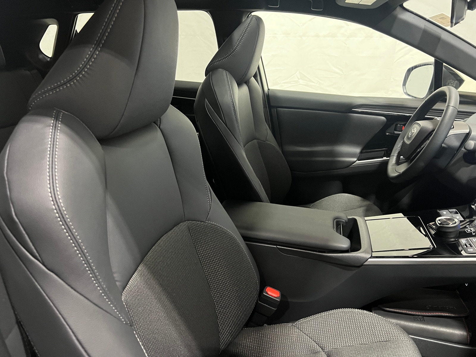 Thumbnail: 2025 Toyota bZ4X - 2