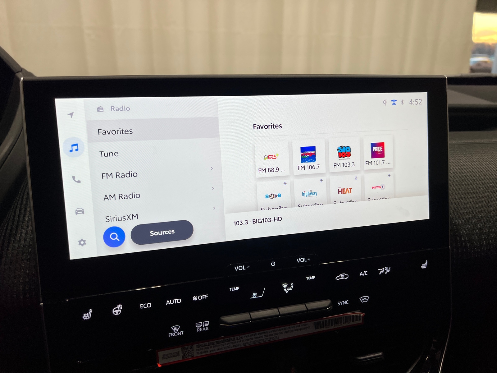 Thumbnail: 2025 Toyota bZ4X - 4