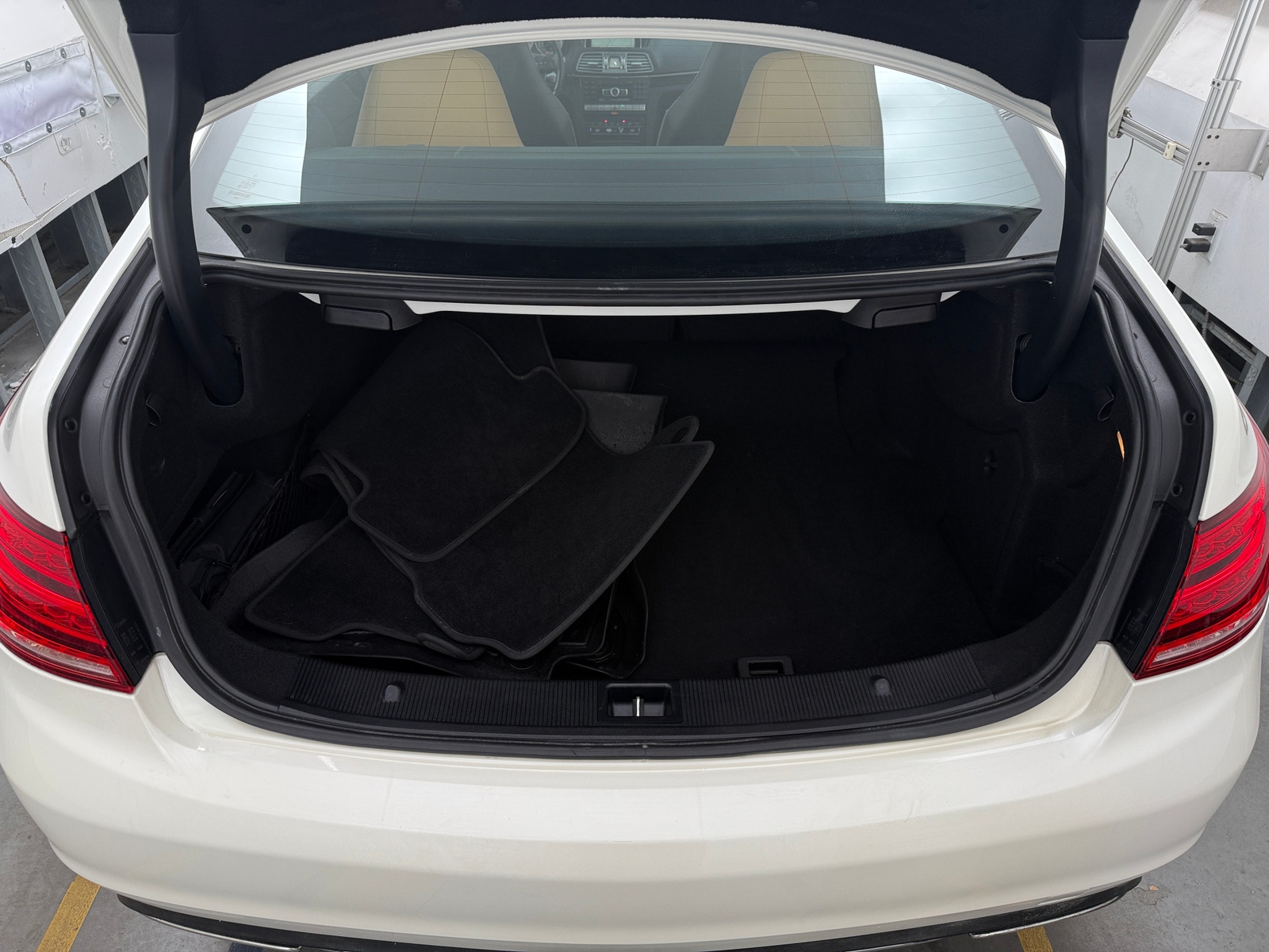 Thumbnail: 2014 Mercedes-Benz E-Class - 4