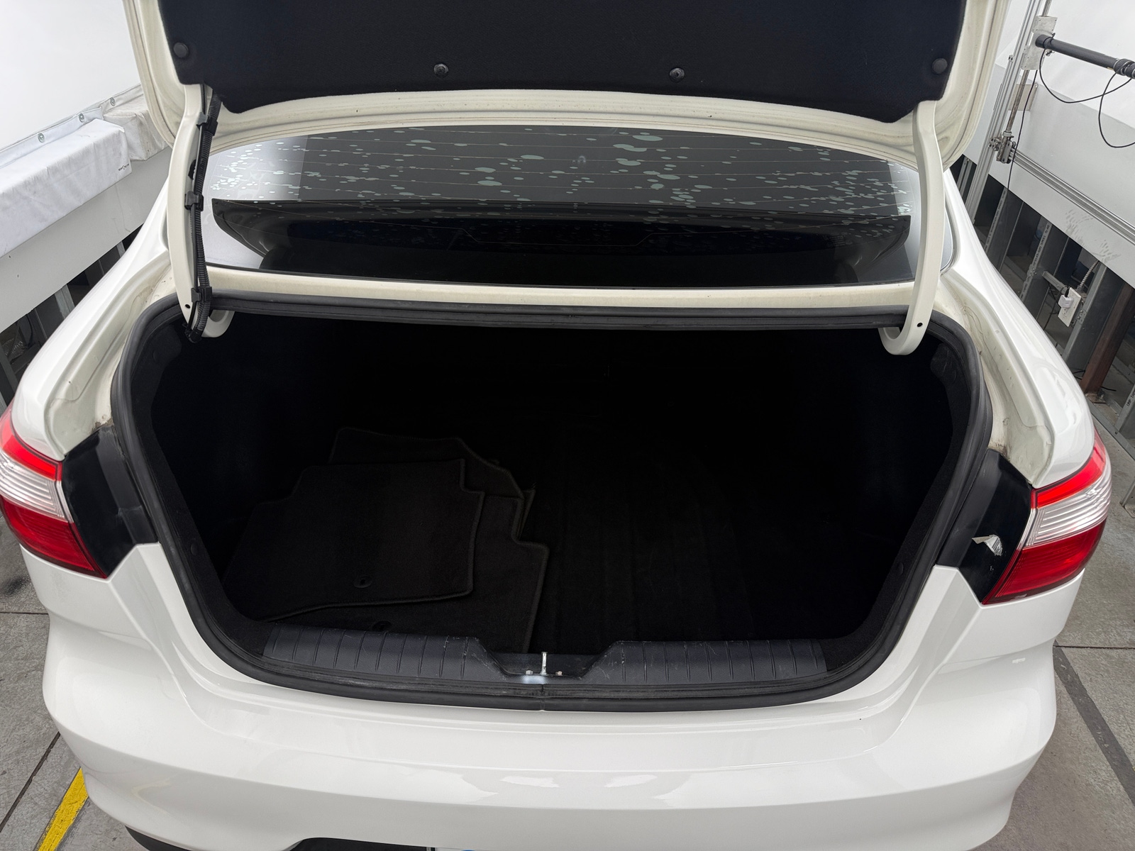 Thumbnail: 2016 Kia Rio - 7