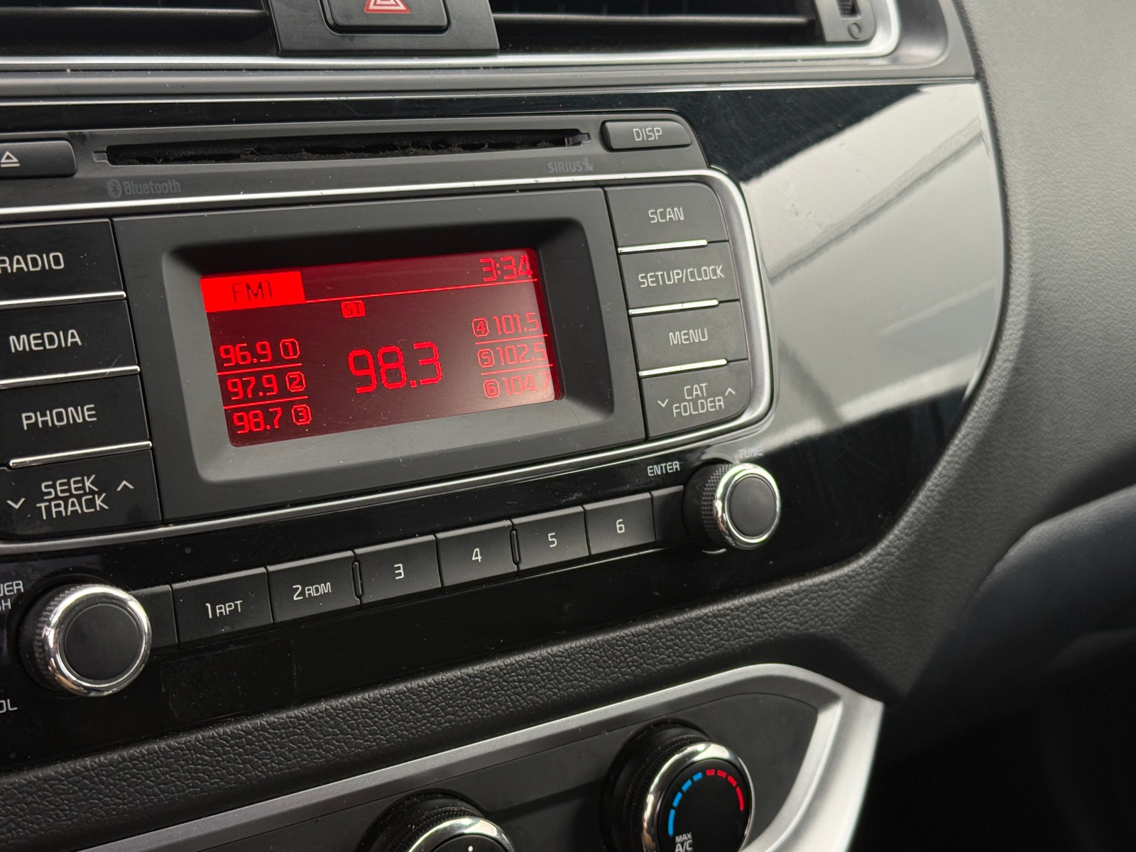 Thumbnail: 2016 Kia Rio - 4