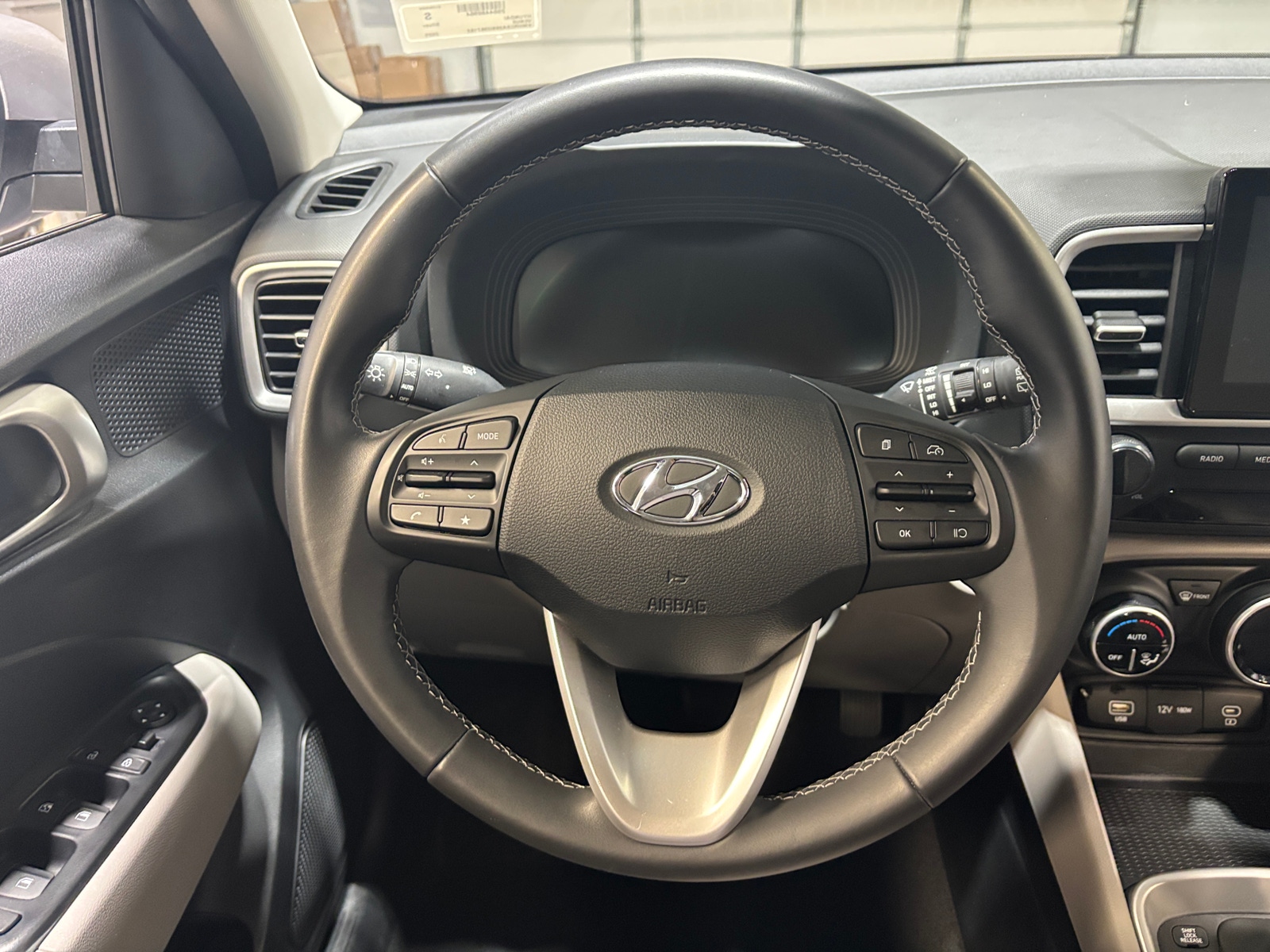 Thumbnail: 2025 Hyundai Venue - 5