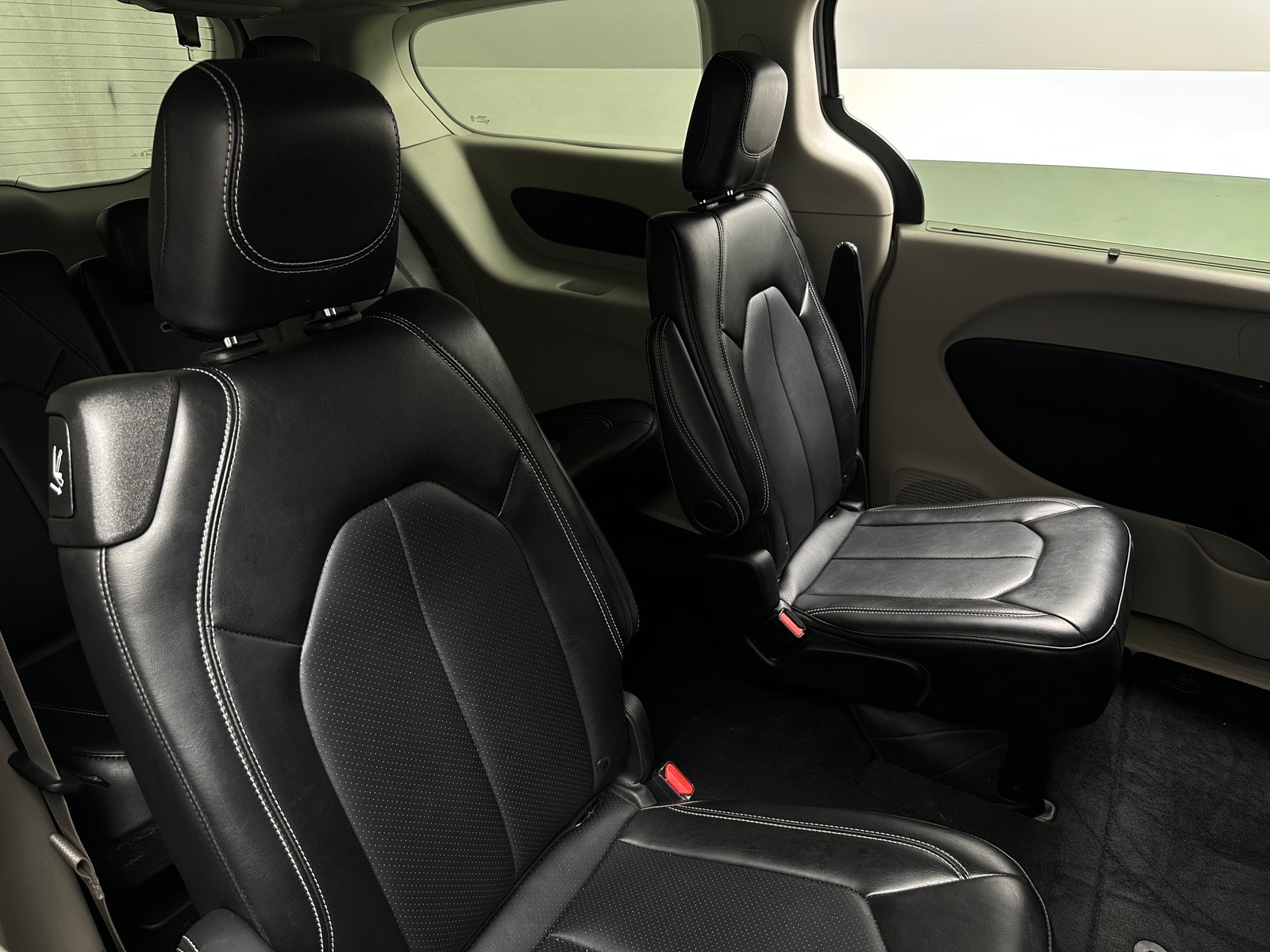 Thumbnail: 2024 Chrysler Pacifica - 5