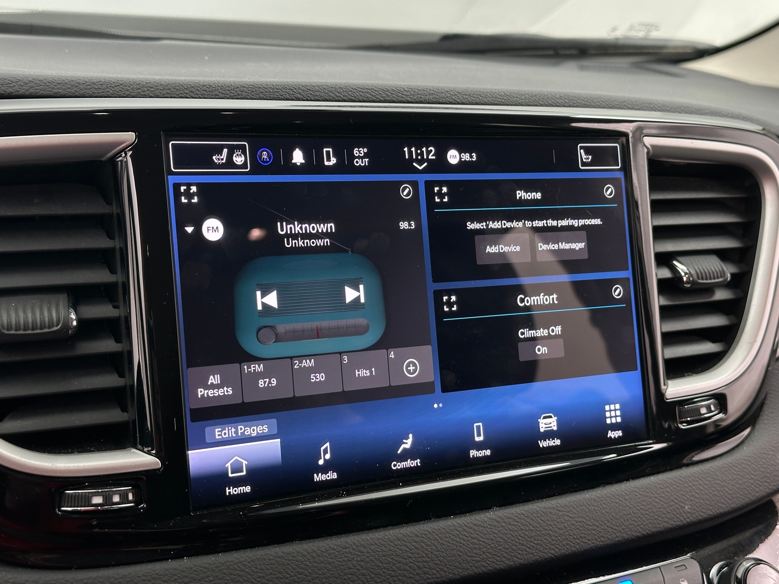 Thumbnail: 2024 Chrysler Pacifica - 3