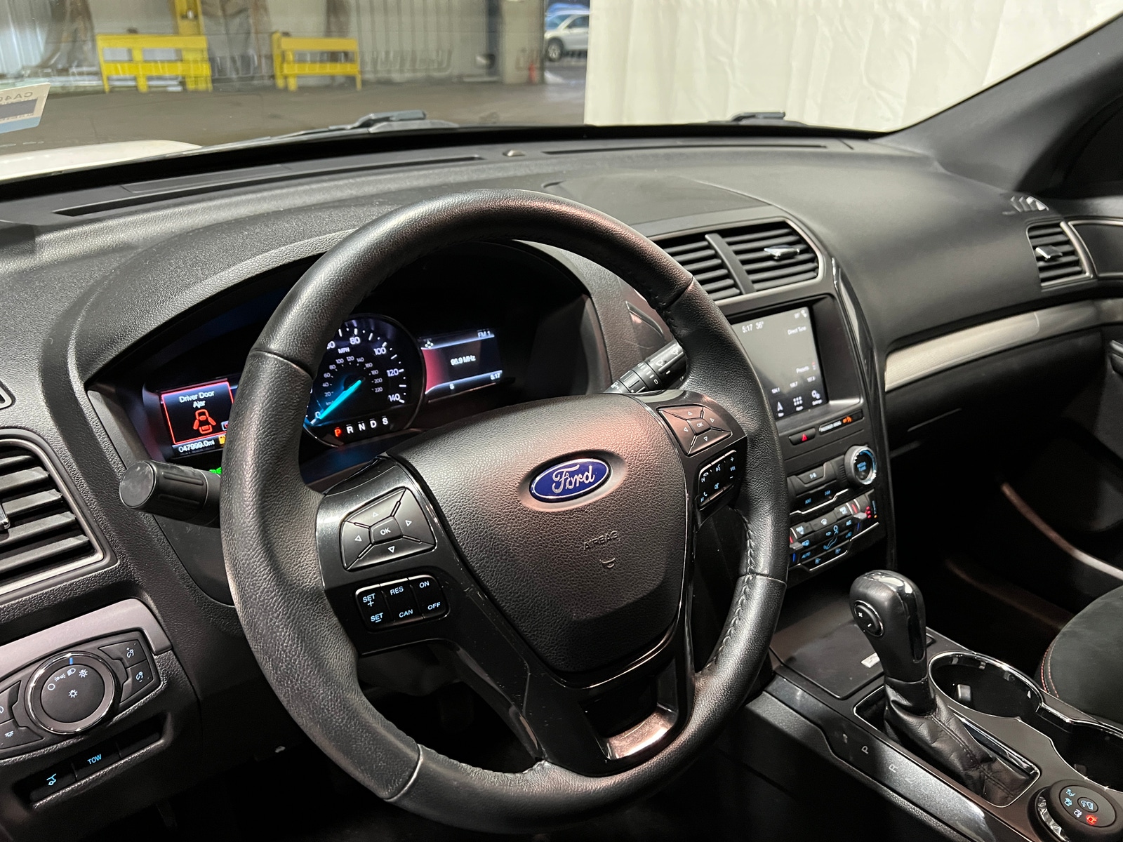 Thumbnail: 2019 Ford Explorer - 4