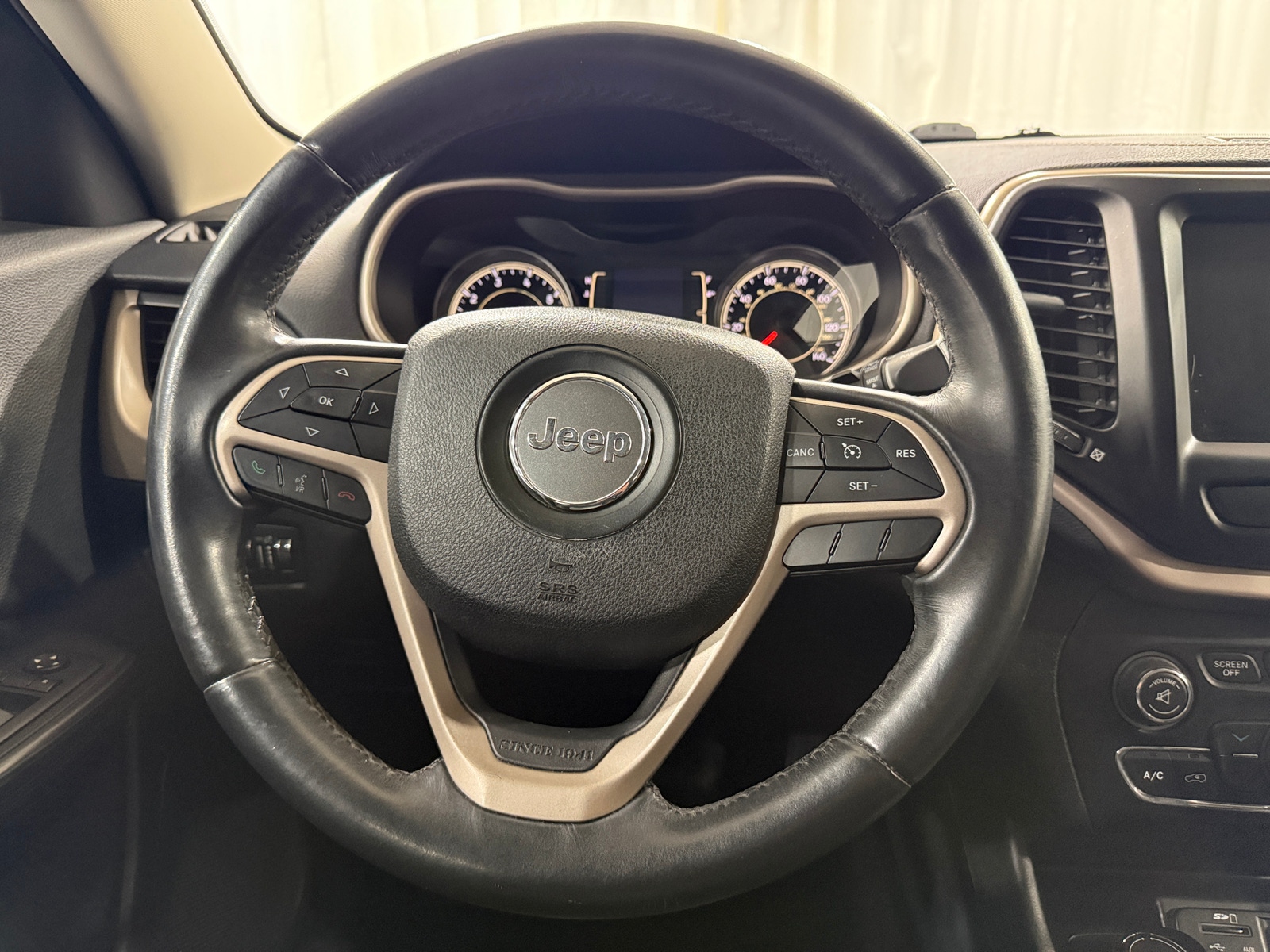 Thumbnail: 2014 Jeep Cherokee - 5