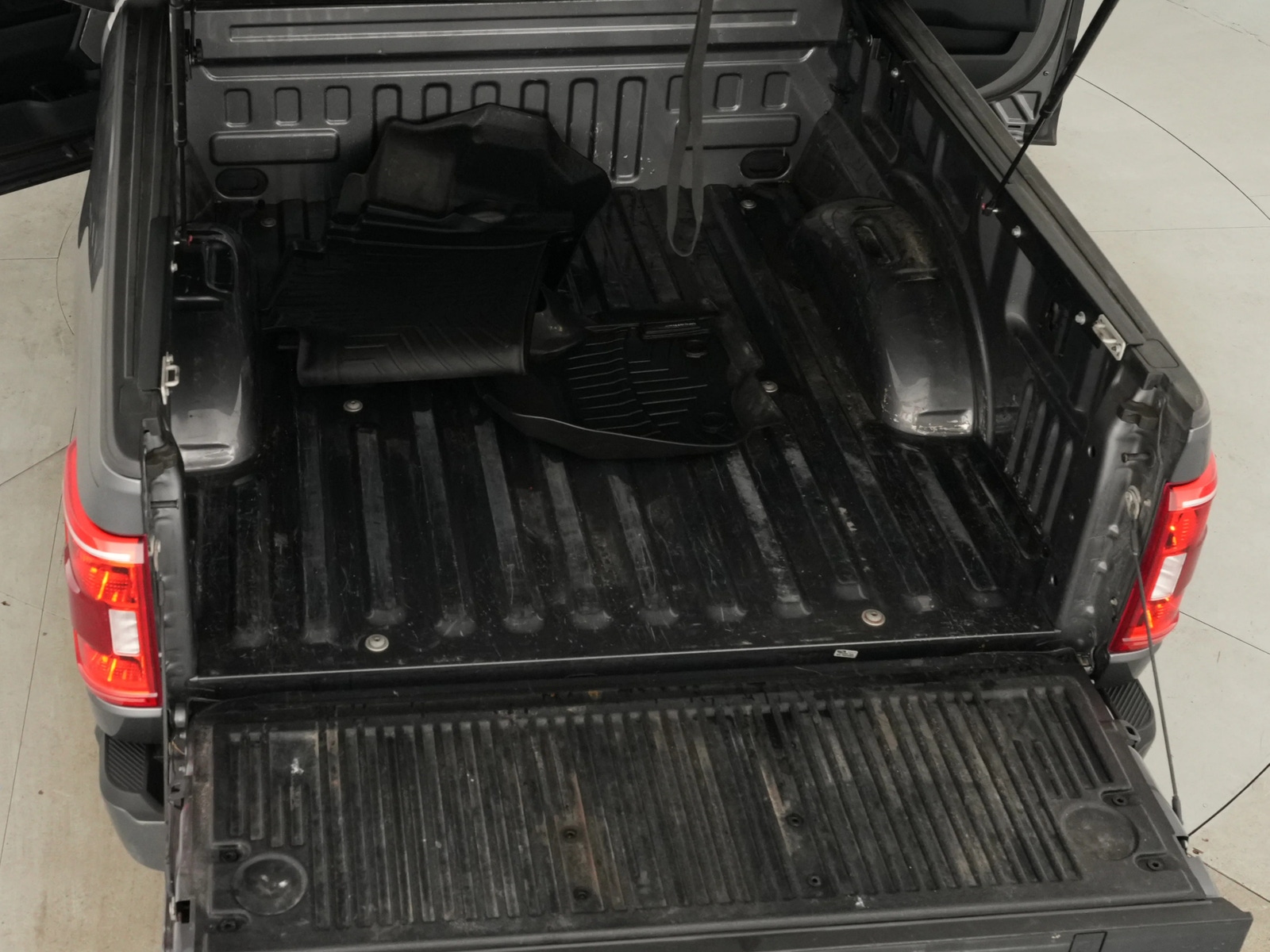 Thumbnail: 2022 Ford Econoline - 7