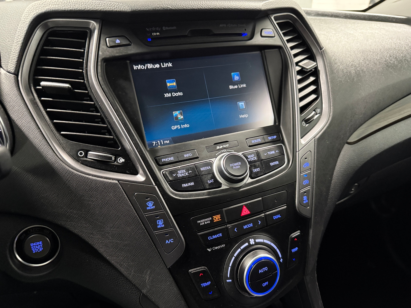 Thumbnail: 2013 Hyundai Santa Fe - 3