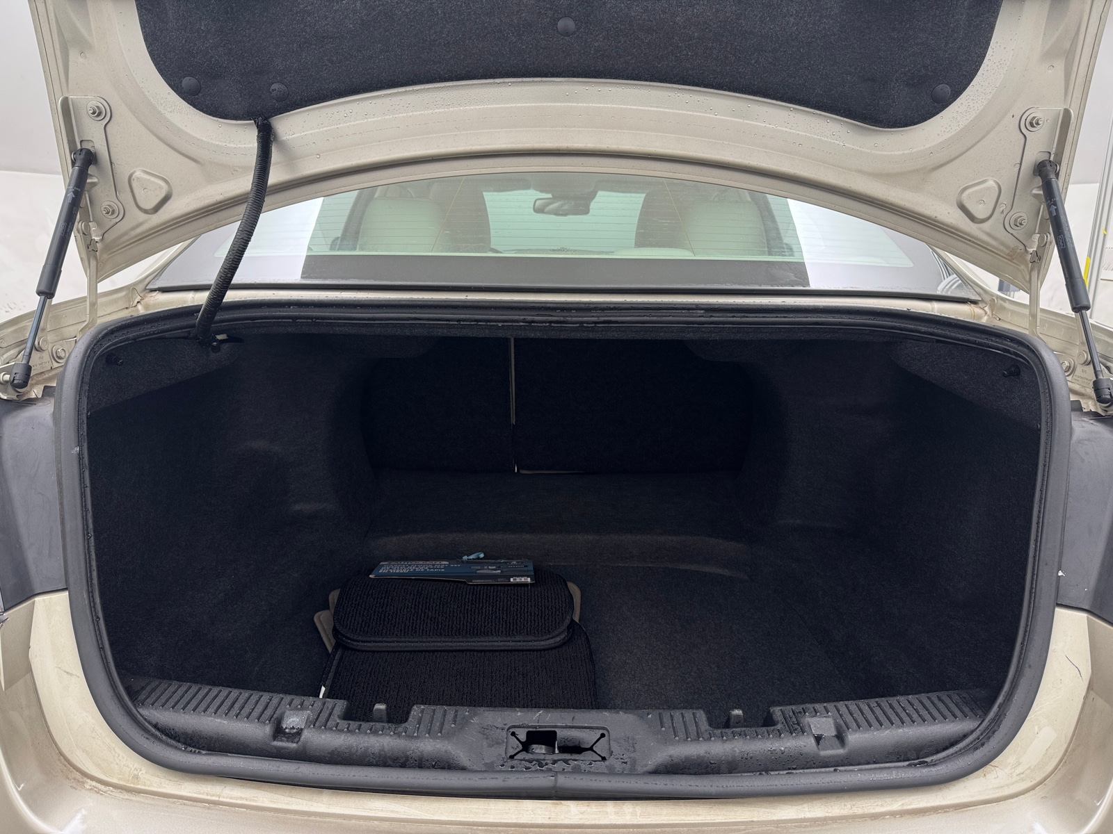 Thumbnail: 2011 Ford Taurus - 6