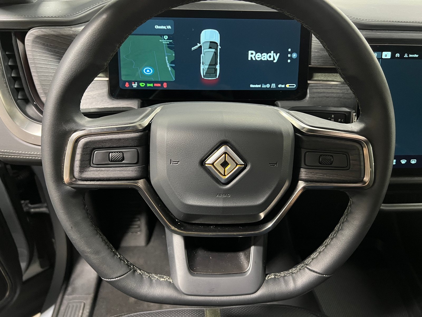 Thumbnail: 2025 Rivian R1S - 4