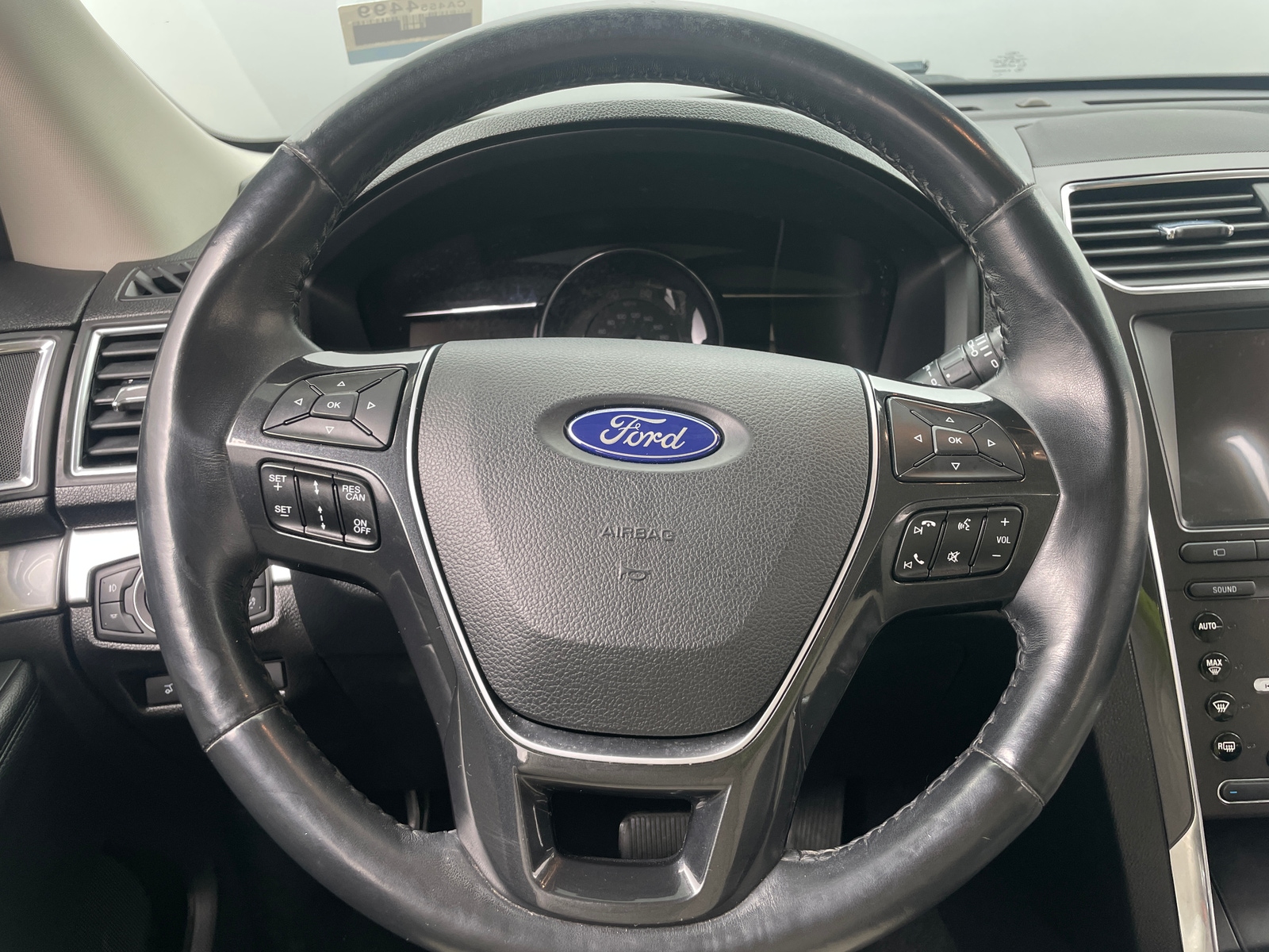 Thumbnail: 2019 Ford Explorer - 4