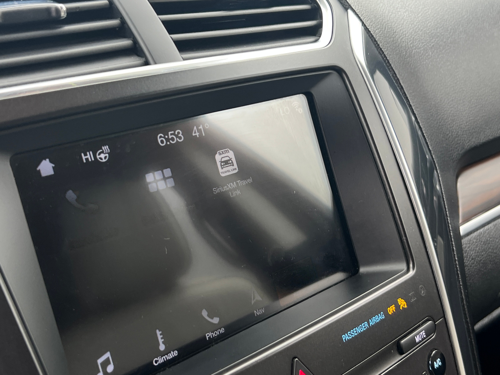 Thumbnail: 2019 Ford Explorer - 3