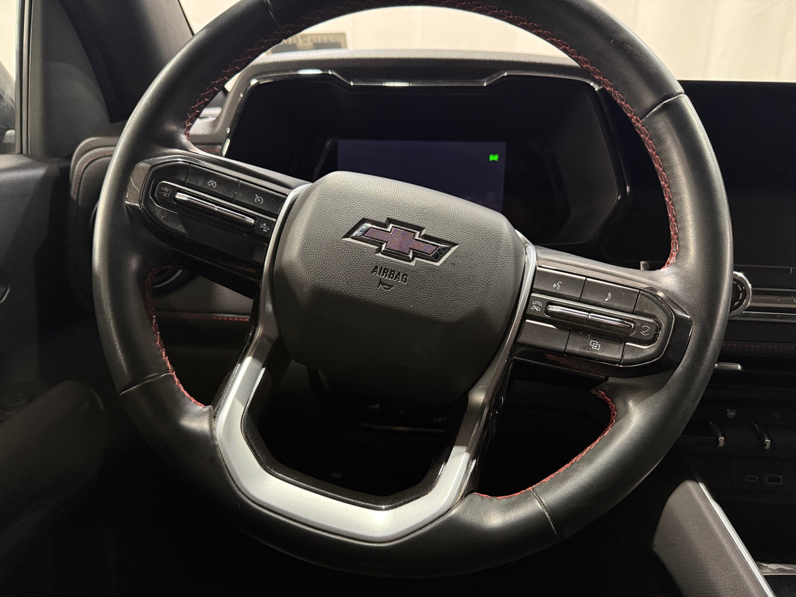 Thumbnail: 2023 Chevrolet Colorado - 5