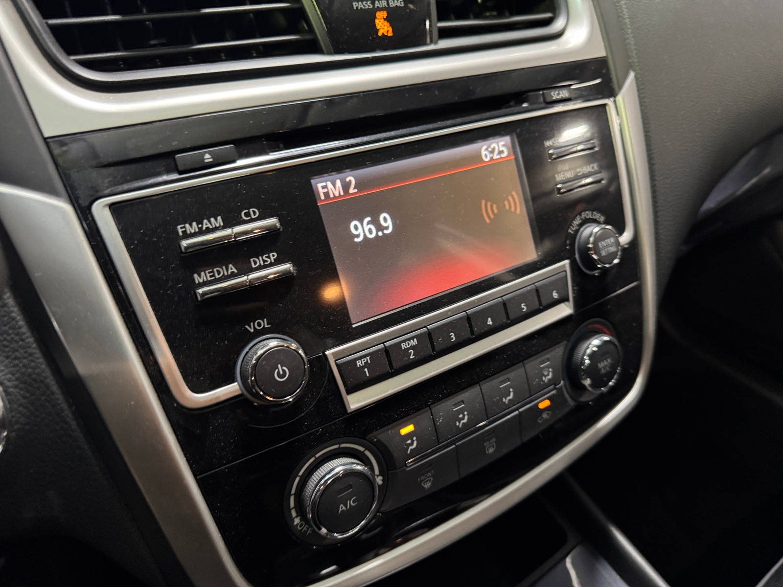 Thumbnail: 2018 Nissan Altima - 4