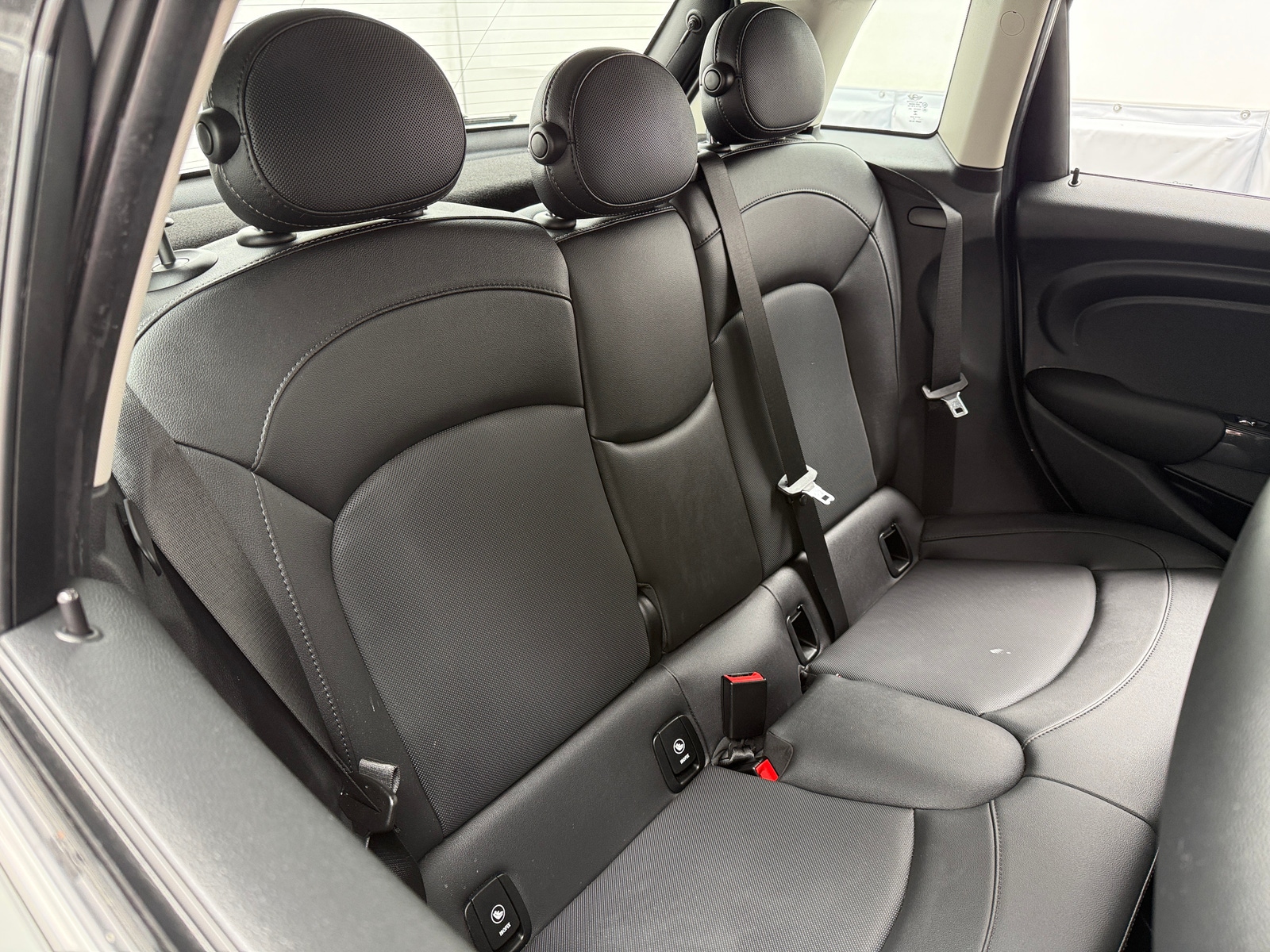 Thumbnail: 2022 MINI Cooper Hardtop - 5