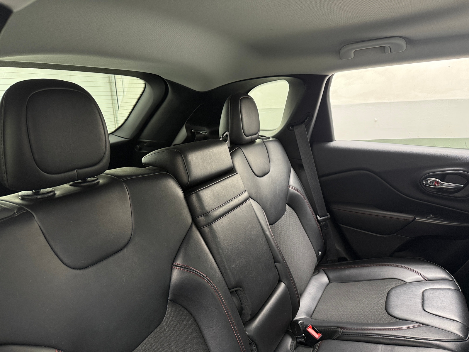 Thumbnail: 2019 Jeep Cherokee - 6