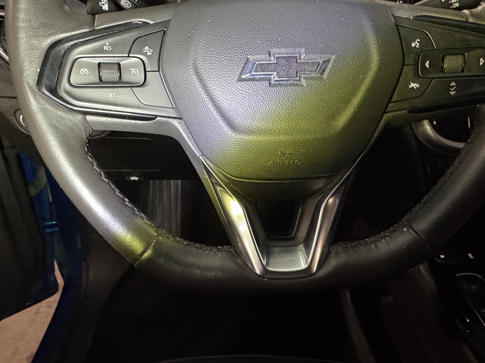 Thumbnail: 2023 Chevrolet Bolt EUV - 4