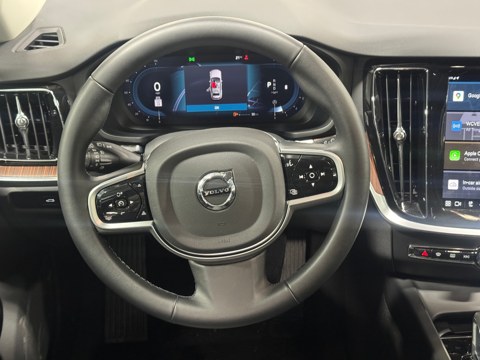 Thumbnail: 2025 Volvo V60 - 4