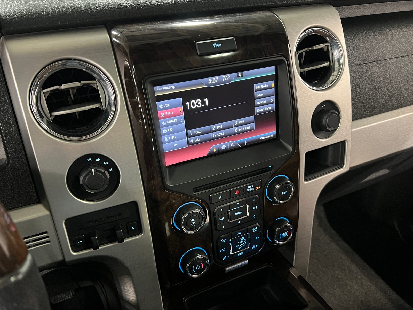 Thumbnail: 2014 Ford Econoline - 3