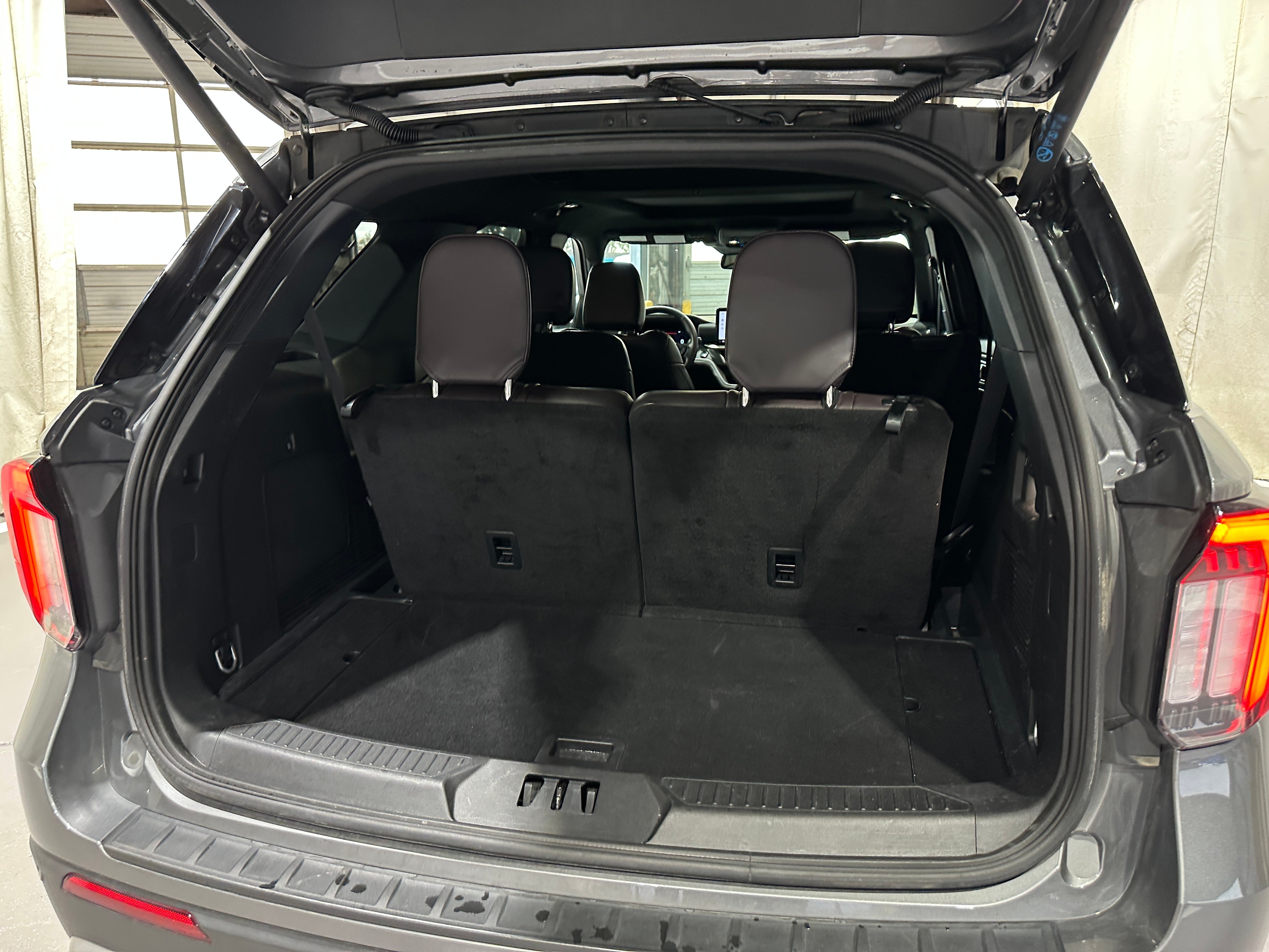 2025 Ford Explorer - Image 1