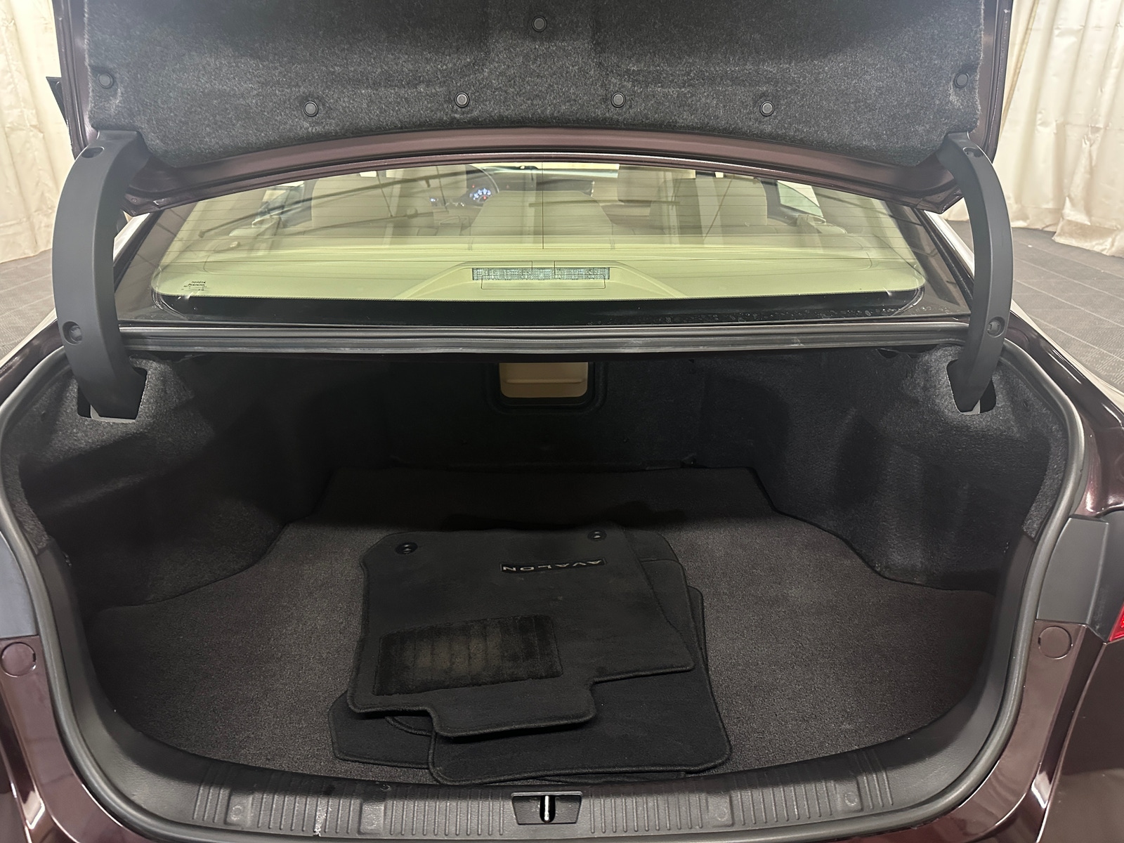 Thumbnail: 2014 Toyota Avalon - 6