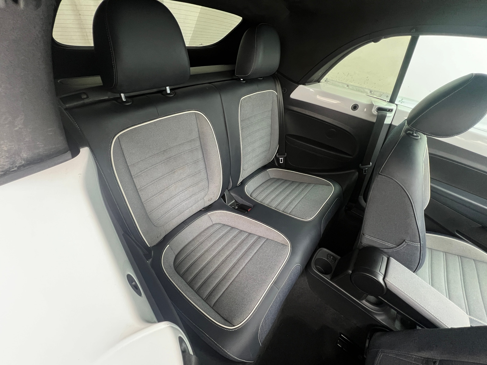 Thumbnail: 2016 Volkswagen Beetle - 5