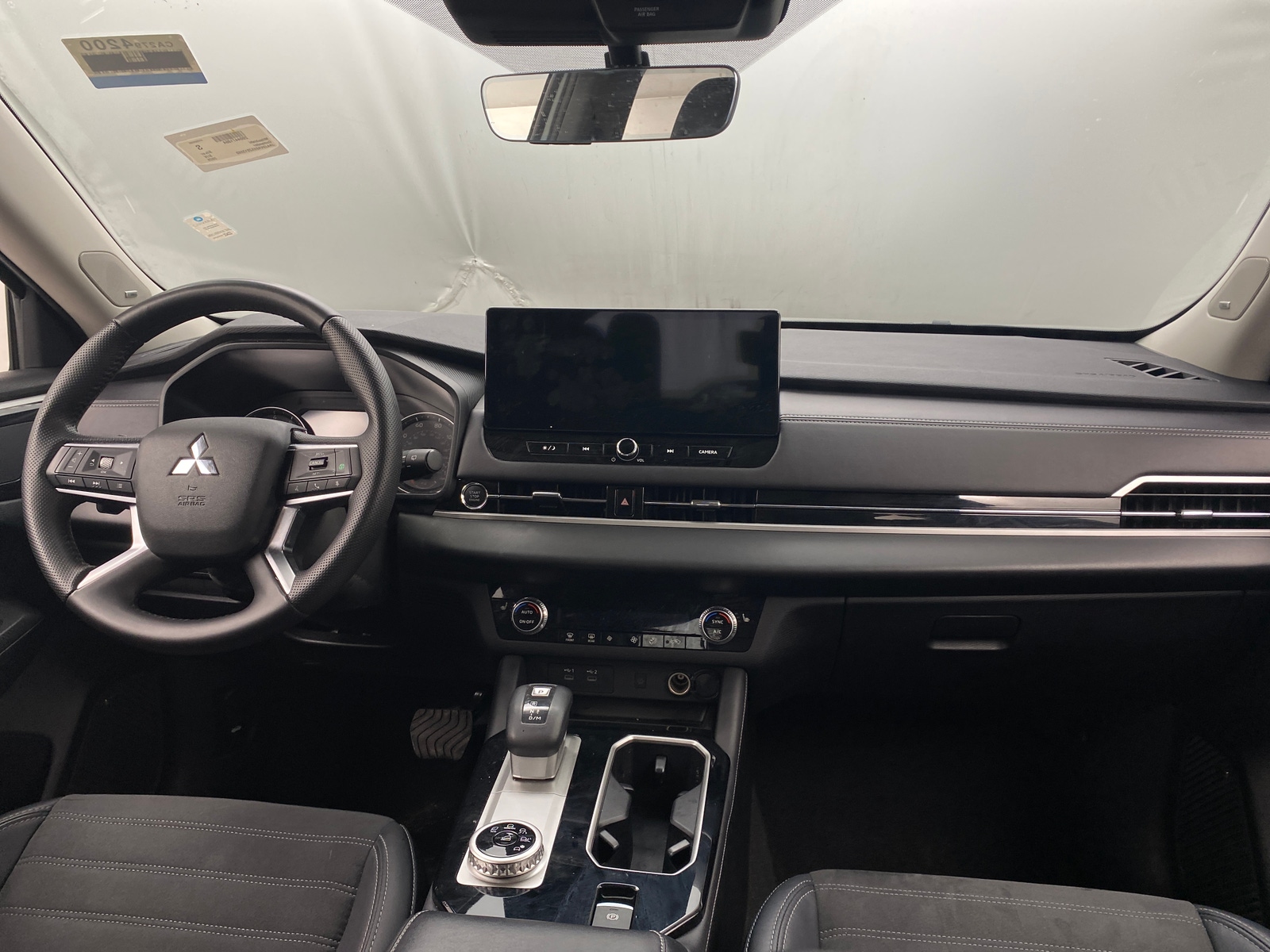 Thumbnail: 2025 Mitsubishi Outlander - 2