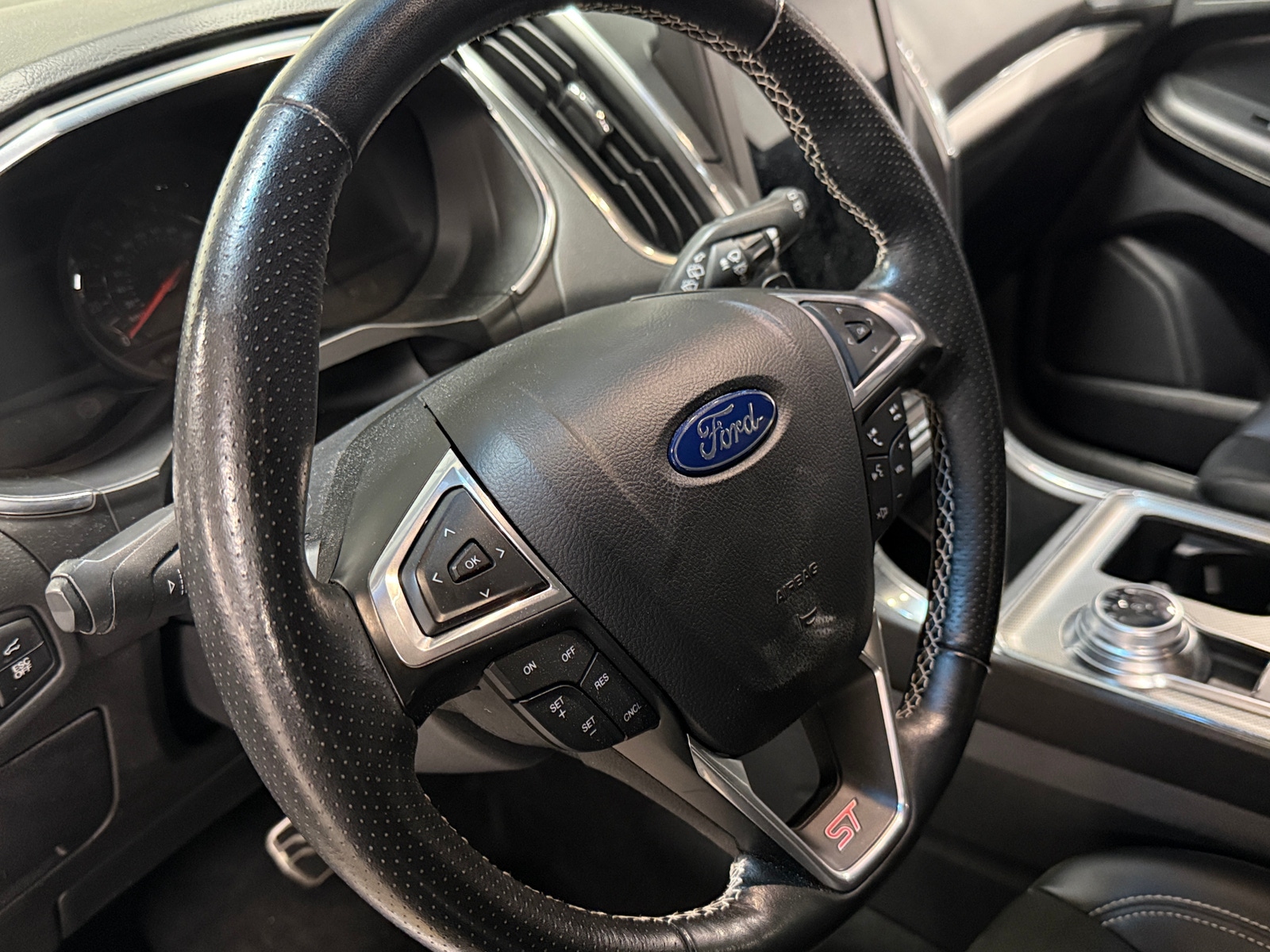 Thumbnail: 2021 Ford Edge - 4