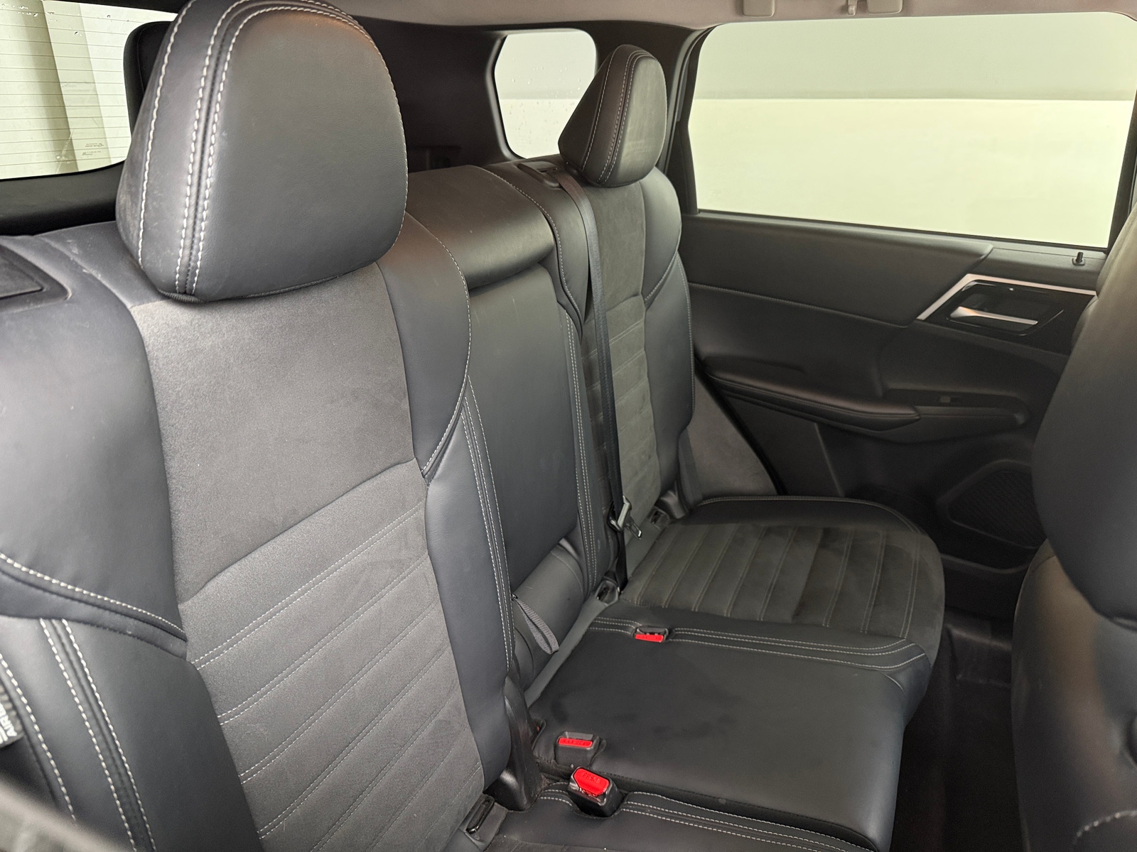 Thumbnail: 2024 Mitsubishi Outlander - 5