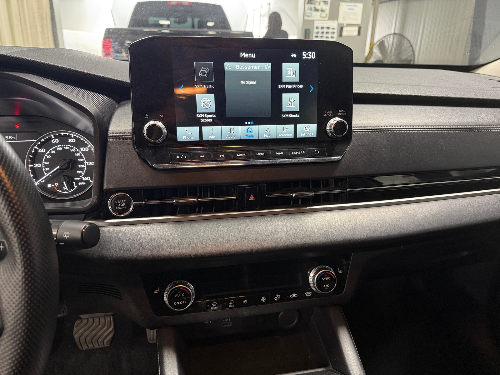 Thumbnail: 2024 Mitsubishi Outlander - 3