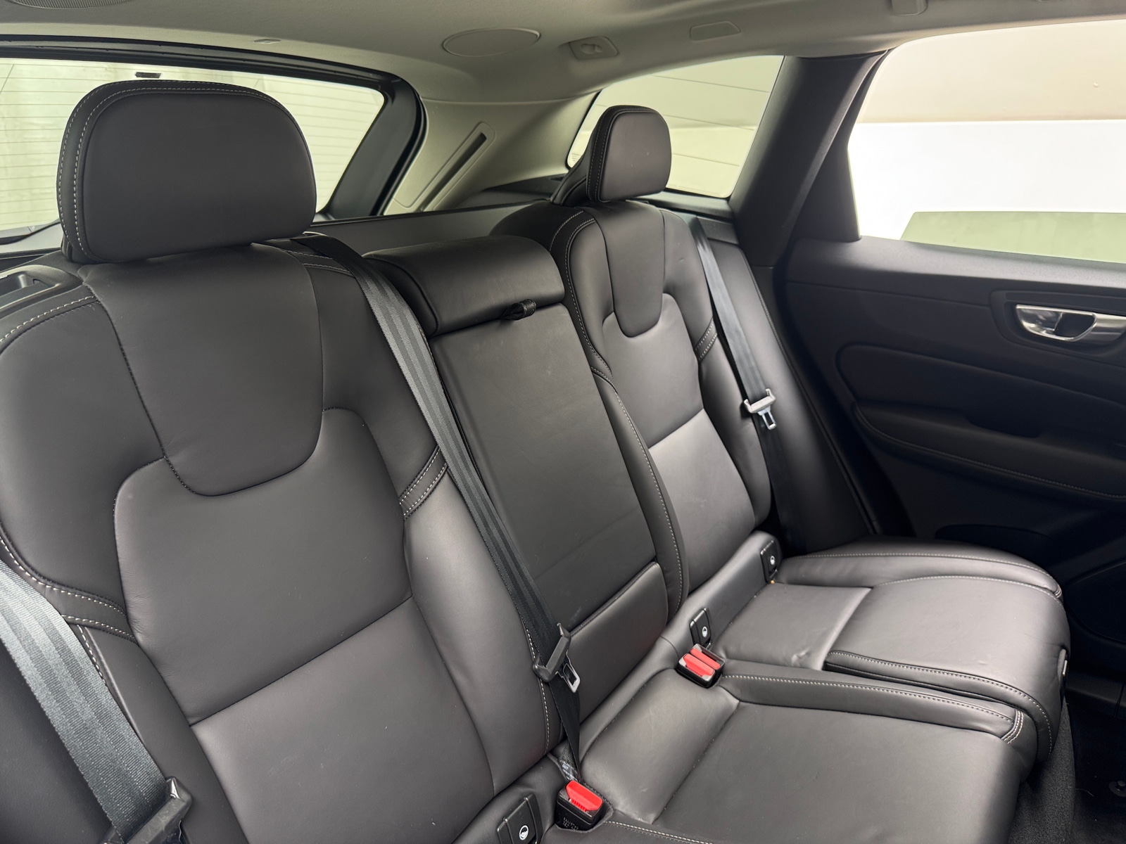 Thumbnail: 2022 Volvo XC60 - 5