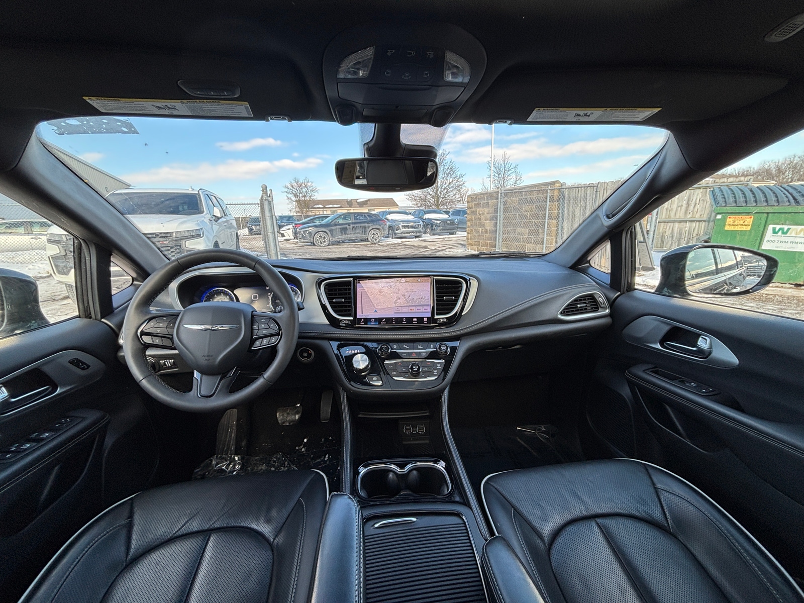 Thumbnail: 2025 Chrysler Pacifica - 3