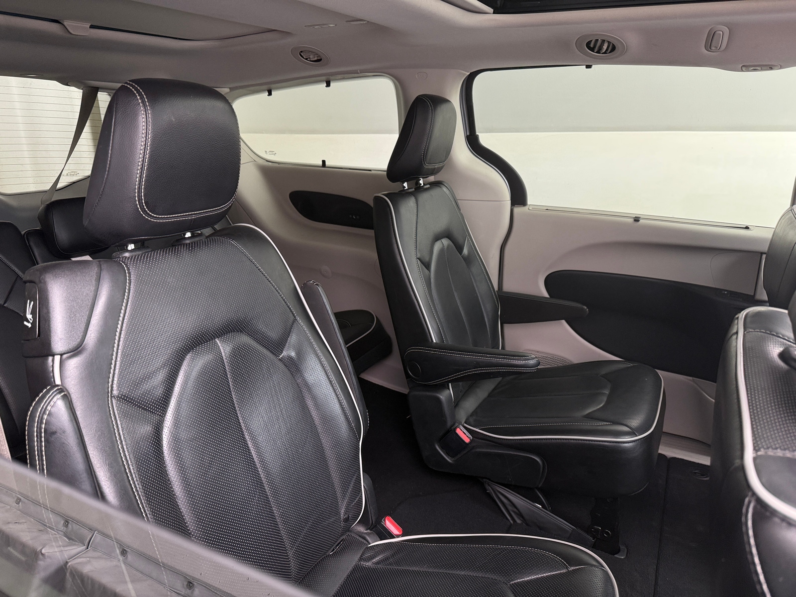 Thumbnail: 2021 Chrysler Pacifica - 5