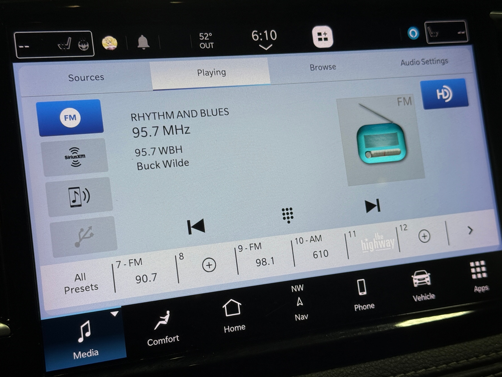 Thumbnail: 2021 Chrysler Pacifica - 3