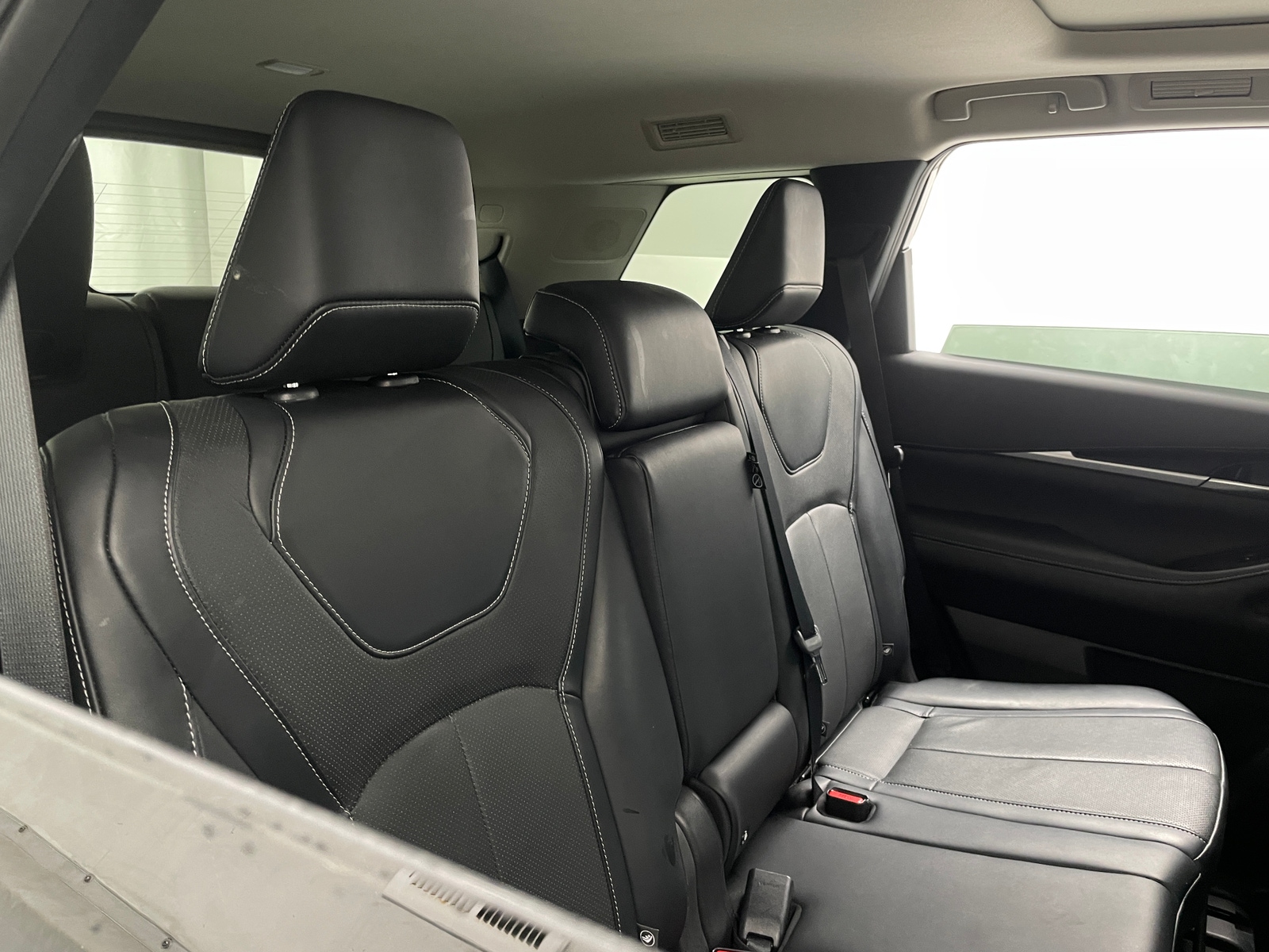 Thumbnail: 2023 INFINITI QX60 - 5