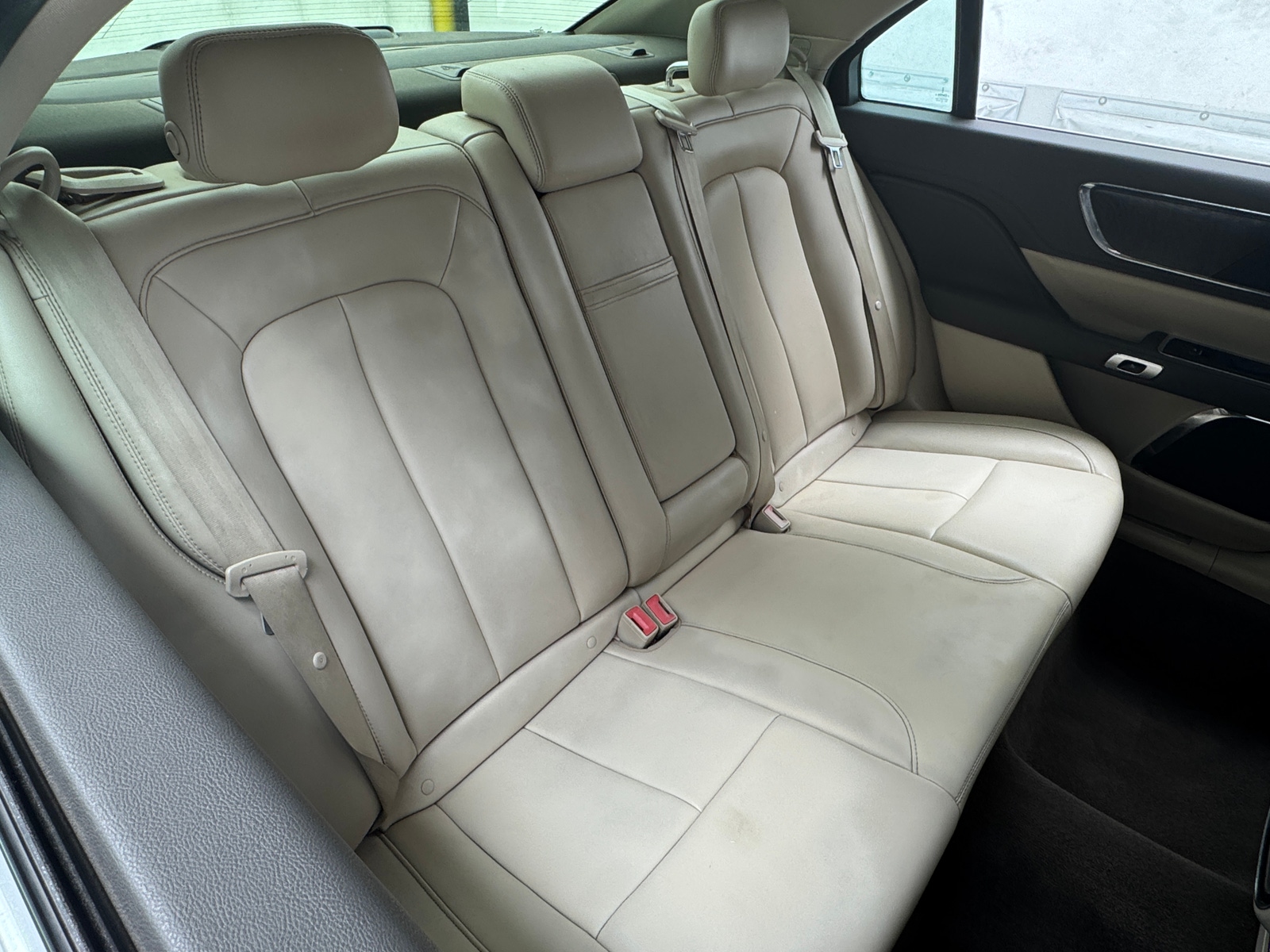 Thumbnail: 2017 Lincoln Continental - 5