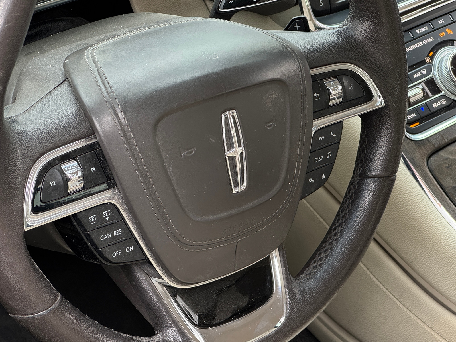 Thumbnail: 2017 Lincoln Continental - 4