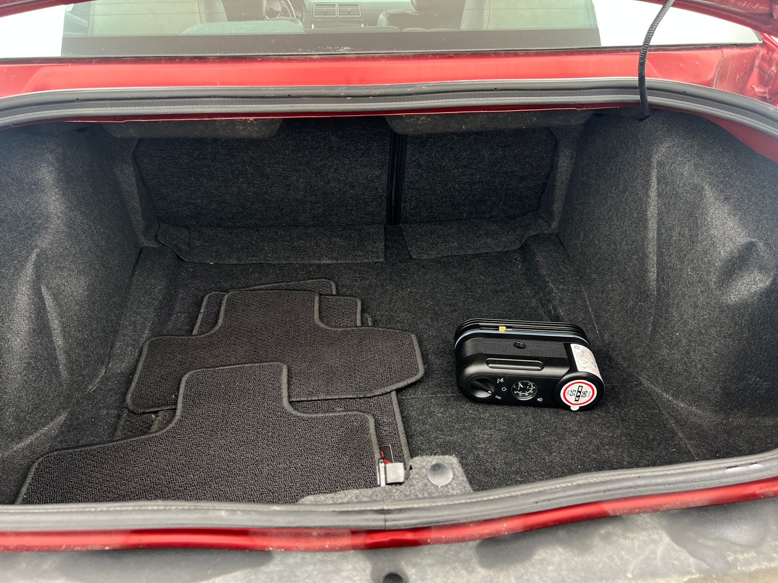 Thumbnail: 2014 Dodge Challenger - 4