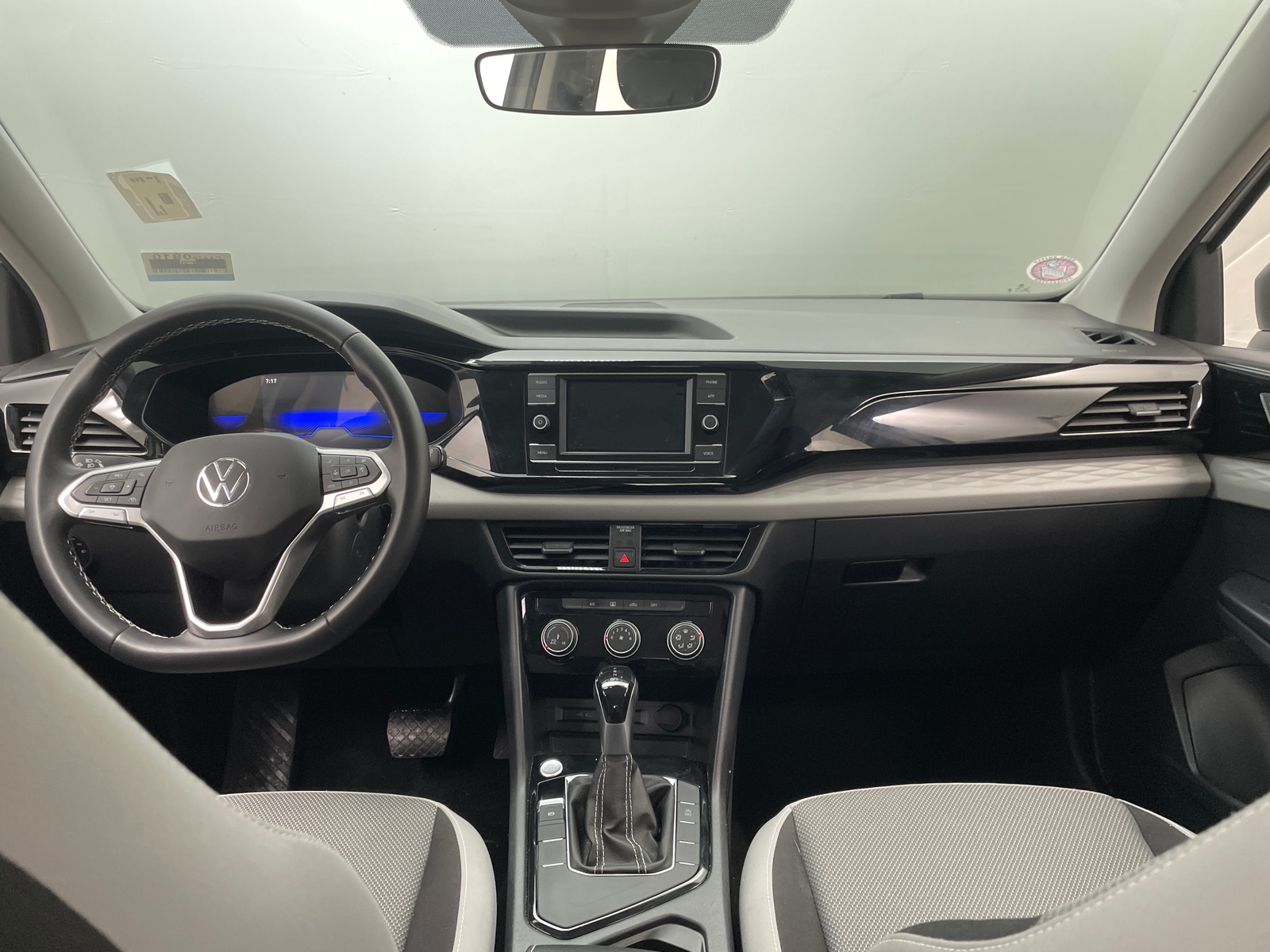 Thumbnail: 2023 Volkswagen Taos - 3