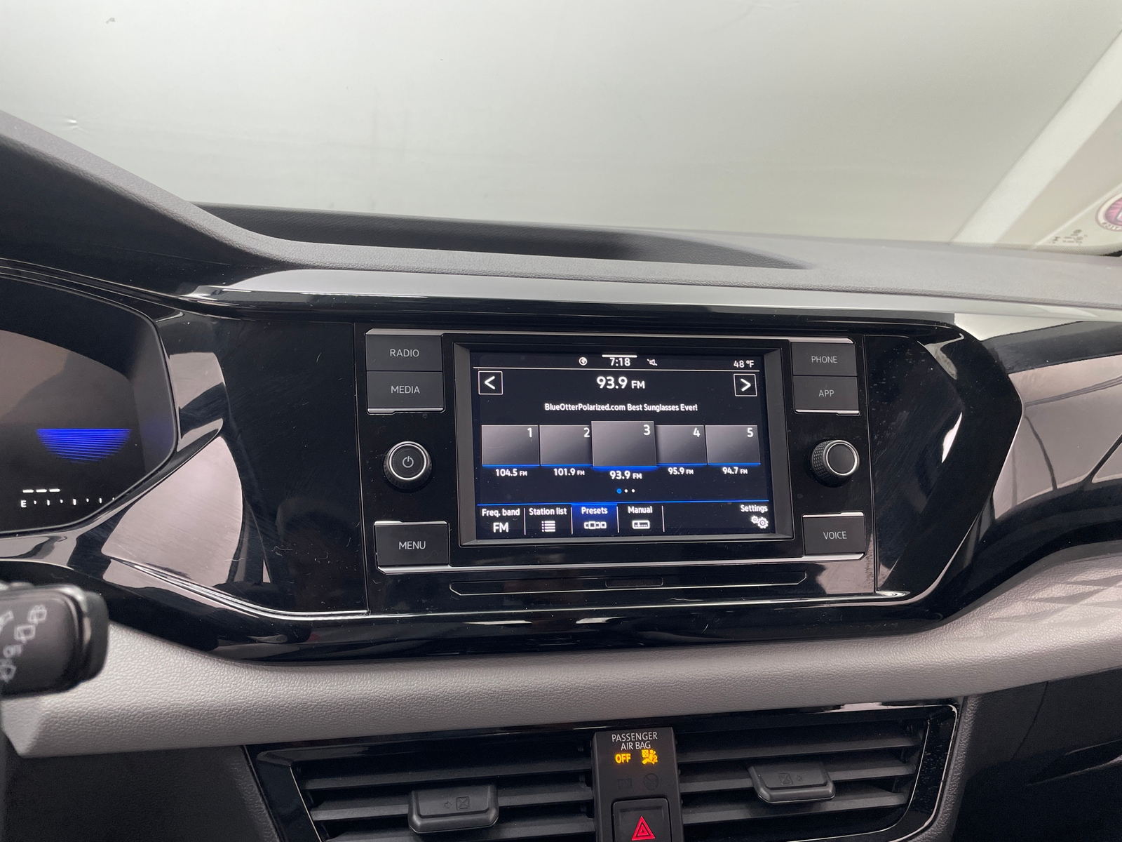 Thumbnail: 2023 Volkswagen Taos - 4