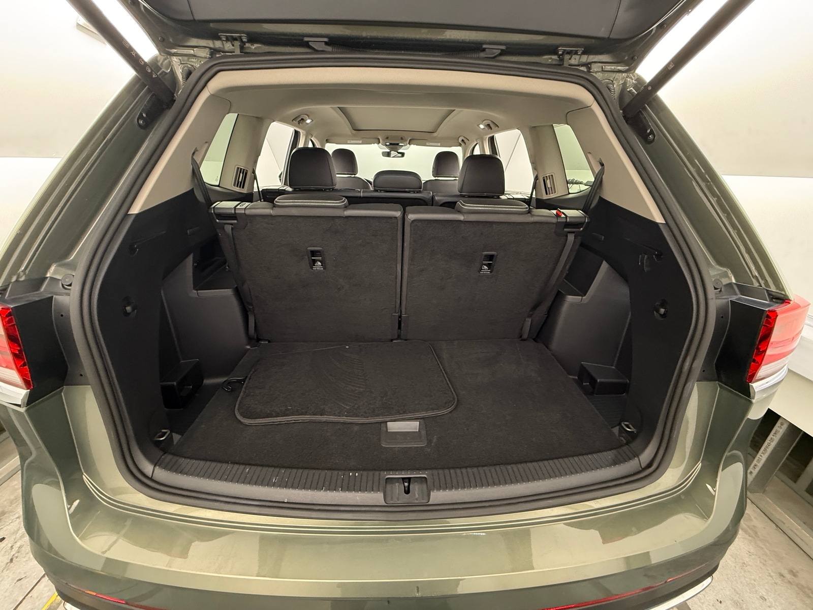 Thumbnail: 2025 Volkswagen Atlas - 6