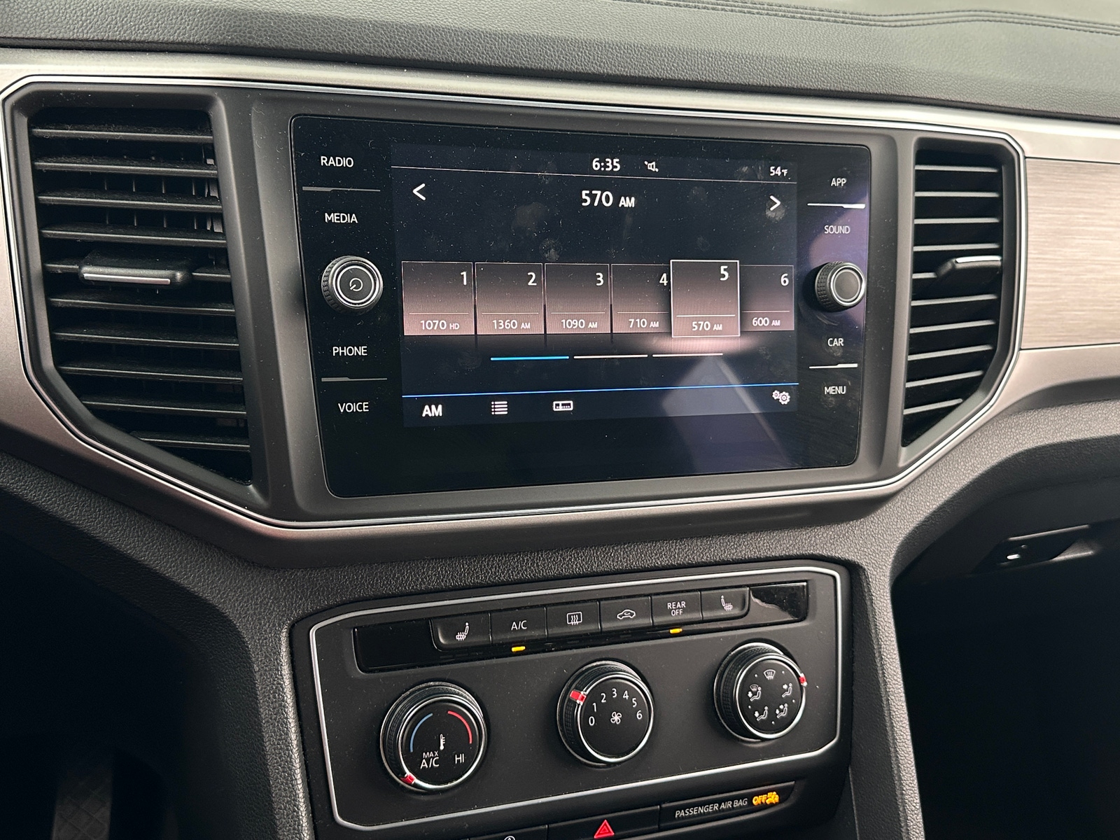 Thumbnail: 2018 Volkswagen Atlas - 3