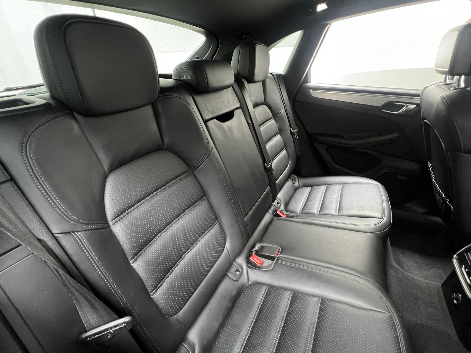 Thumbnail: 2017 Porsche Macan - 6